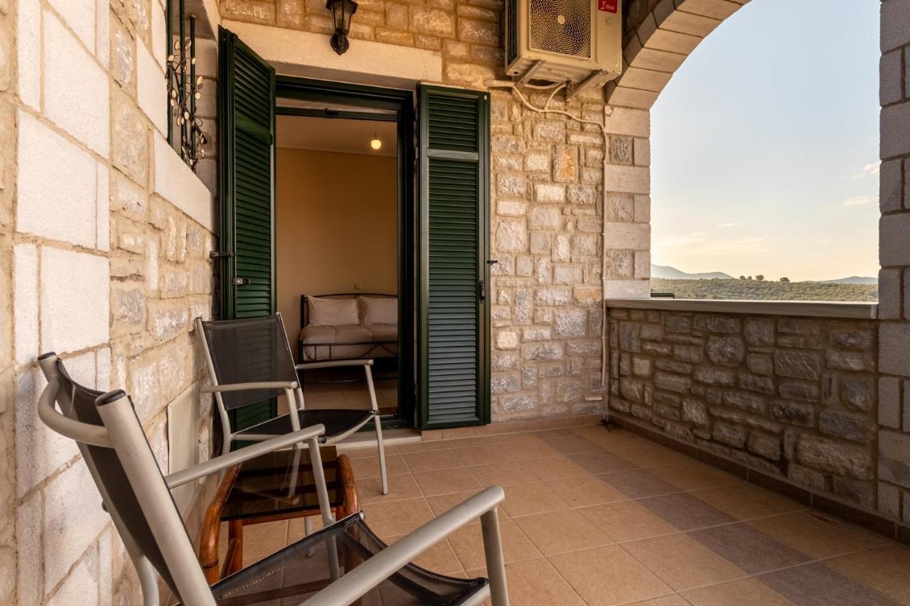 Papadeas Villas Megali Mantineia エクステリア 写真