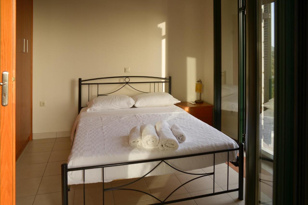 Papadeas Villas Megali Mantineia エクステリア 写真